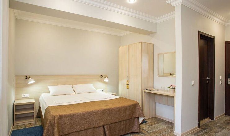 Пансионат "Dublin & Dolphin" / "Дублин и Дельфин"