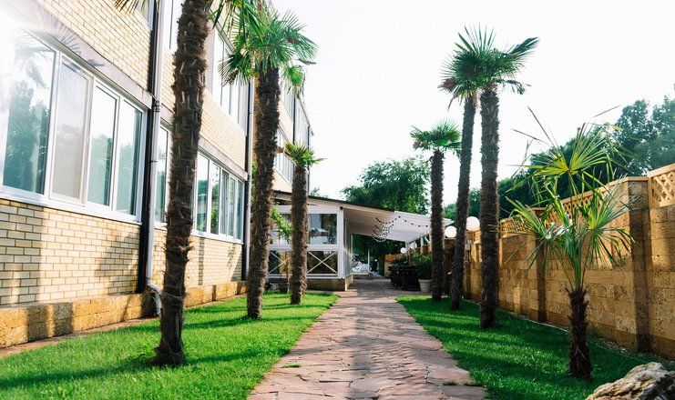 Пансионат "Dublin & Dolphin" / "Дублин и Дельфин"