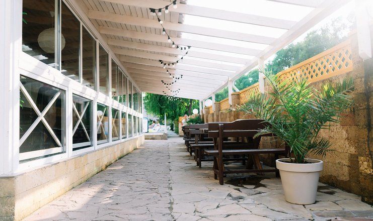 Пансионат "Dublin & Dolphin" / "Дублин и Дельфин"